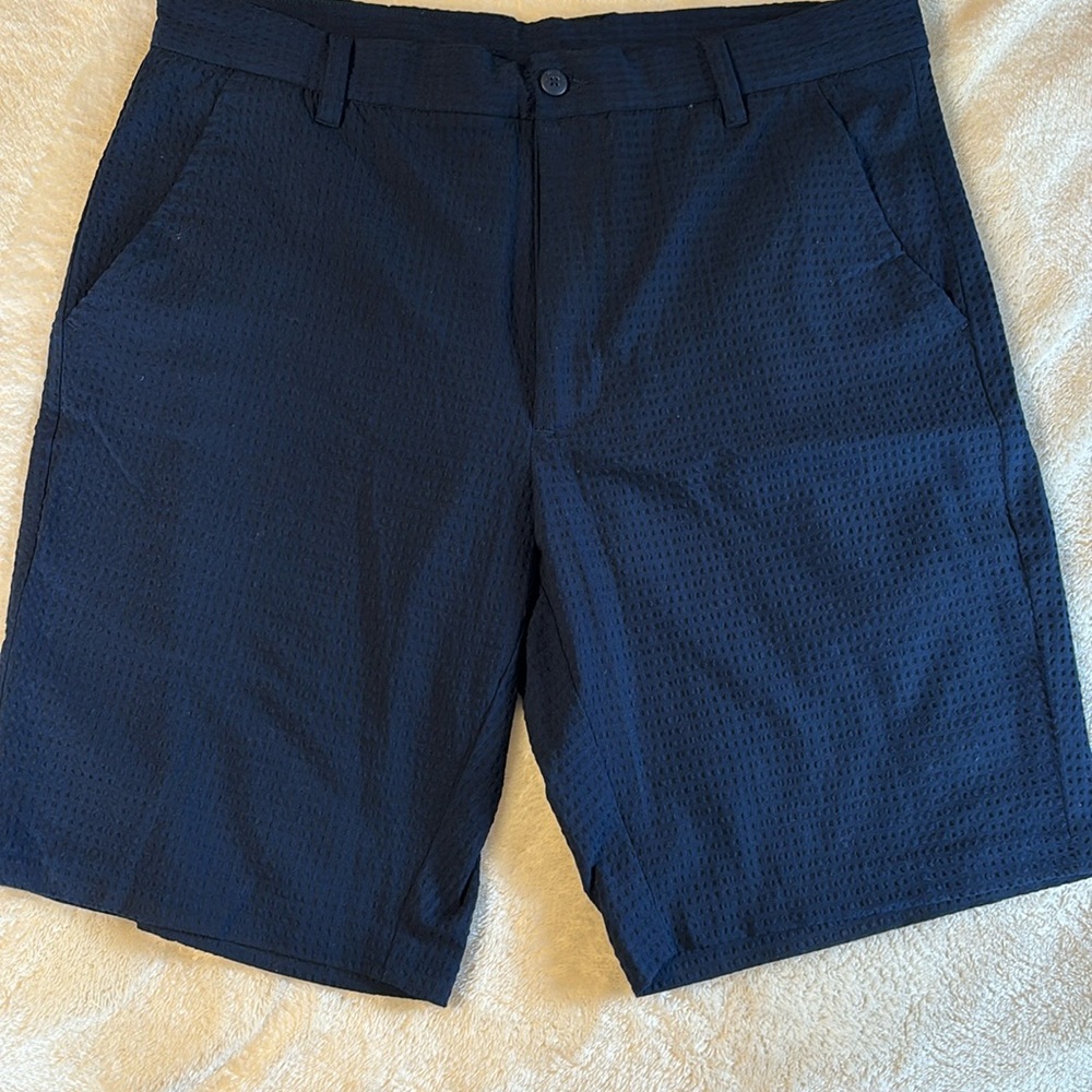 Men’s Foot Joy 34” golf shorts. Navy